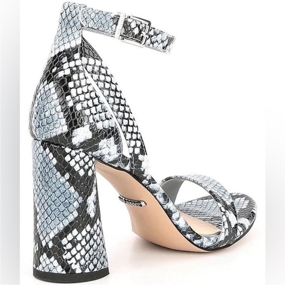 Gianni Bini Linyanne Snake Block Heel Sandal size 9 blue black - Picture 3 of 9
